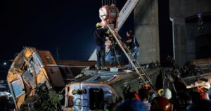 [UPDATED] Thailand crane collapses onto train, killing 32