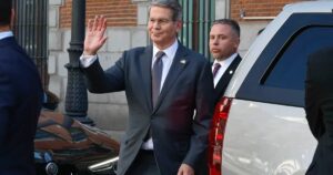 US imposes sanctions on firms operating in Venezuelan oil sector