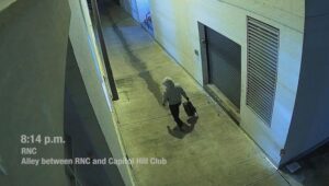 US judge orders man accused of planting pipe bombs in Washington to remain in custody