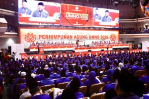 Umno AGM: Akmal a 'good child, though sometimes naughty', 'ayahanda' Zahid says in move to ease tensions