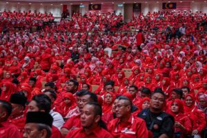 Umno AGM: Hold Johor polls separately from GE16, urges state delegate