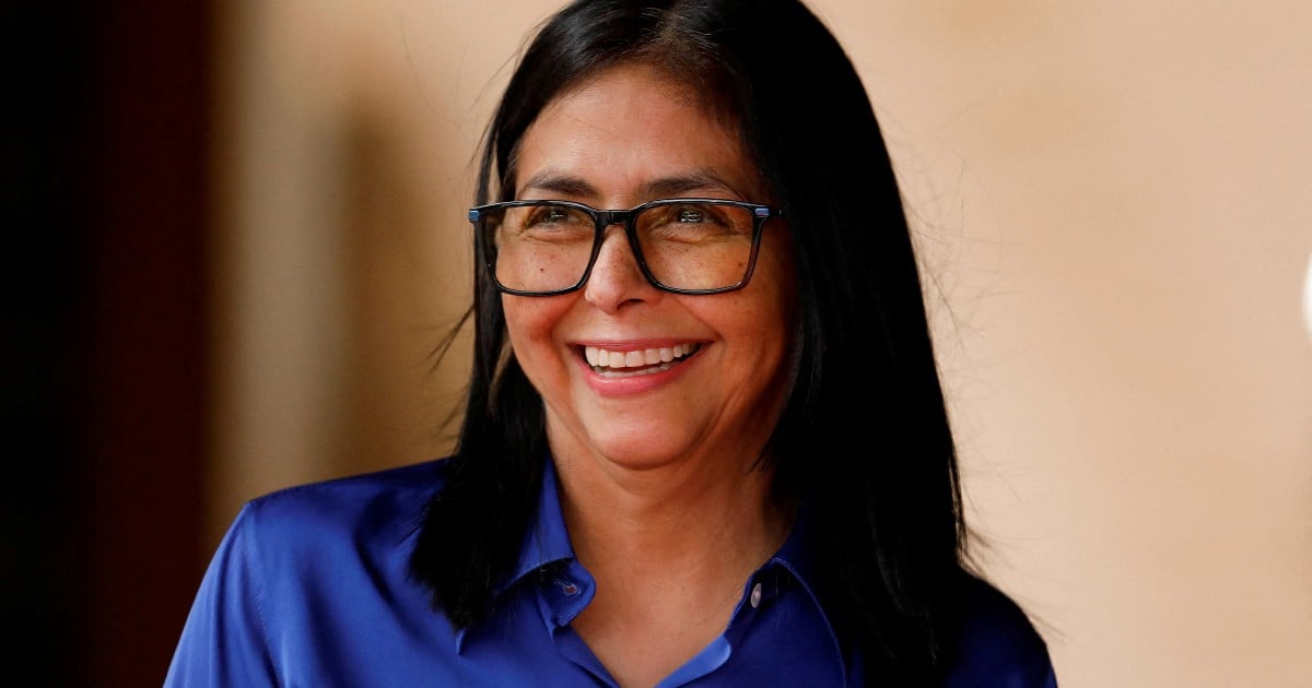 Venezuela's new leader, facing internal division, tightens grip on power