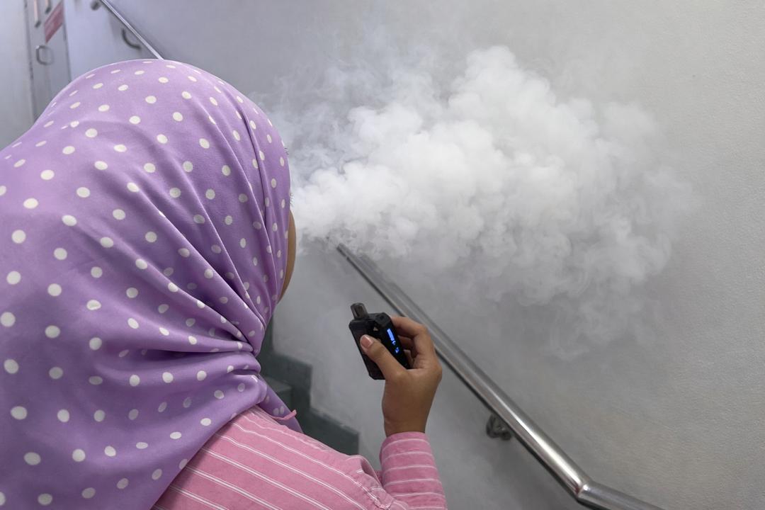 Wanita status ibu terjebak ketagih vape