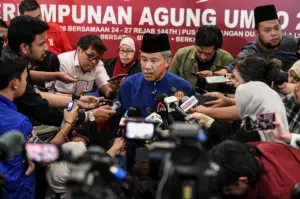 Why keep fighting when Umno has already fallen?