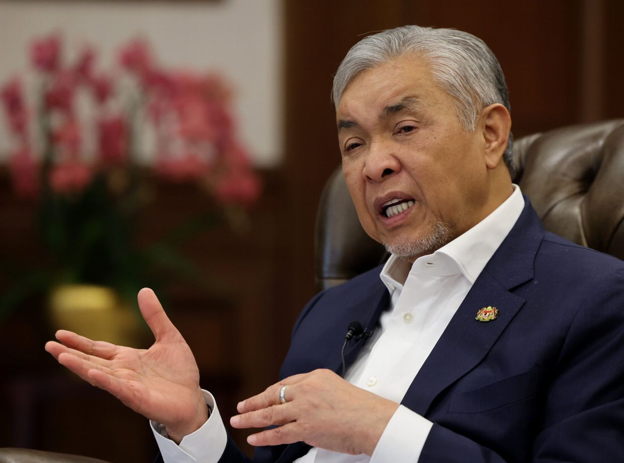 Zahid urges Umno to close ranks at annual general assembly