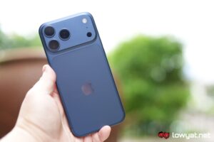 iPhone 17 Pro Max Review: Plus-Sized Fashion Accessory