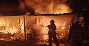 3-year-old dies in fire that destroyed 3 houses in Banting