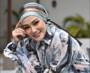 Bersolek tebal tidak bermaksud wanita itu ada ciri ‘red flag’ - Erra Fazira