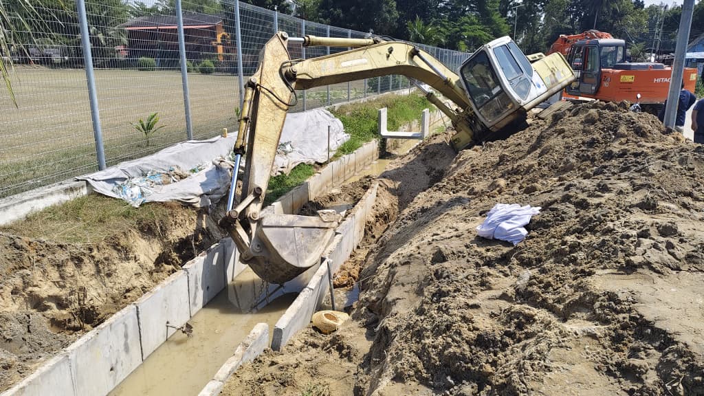 Buruh maut dihempap ‘bucket’ jengkaut