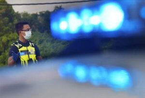 Cops seize illegal ciggies, alcohol worth RM1mil in Subang Jaya raid