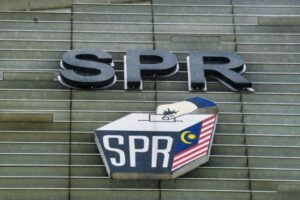 EC mulls e-voting option for Malaysians abroad, says Azalina