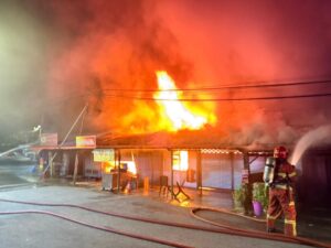 Five shoplots destroyed during early morning fire in Gombak