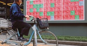 Japan's Nikkei struggles for direction as tech selloff weighs