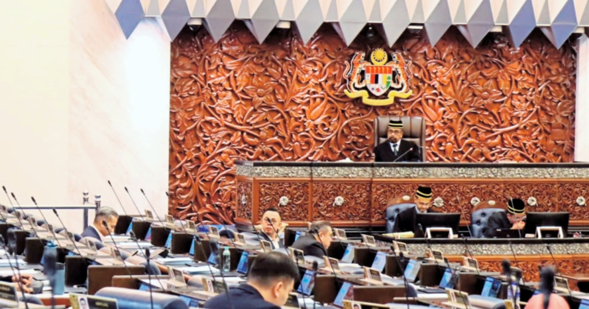 Online agitators flood Dewan Rakyat live streams with hate, disinformation
