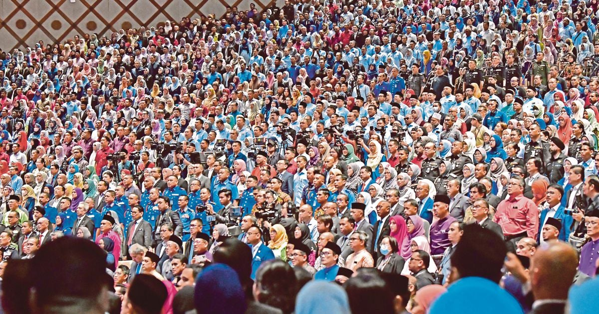 PSD to update 20-year-old rules on civil servants' side jobs, shareholdings