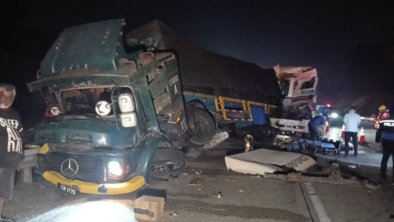 Pemandu lori 10 tan maut, tujuh cedera nahas tiga kenderaan