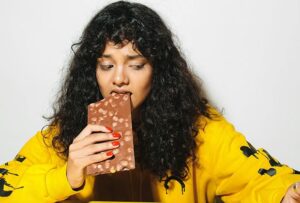 QuickCheck: Can chocolate reduce emotional pain?