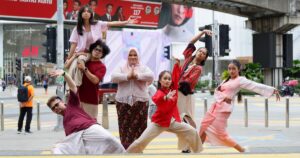 #SHOWBIZ: A theatrical storm in 60 minutes