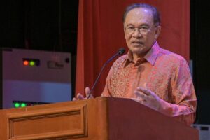 Anwar holds phone call with Iran's Foreign Minister, discusses regional developments