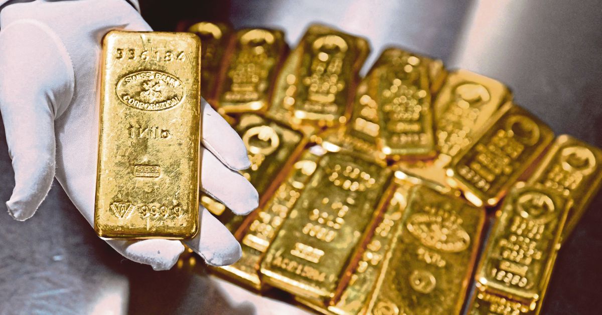 Gold slides over 3pct as Middle East tensions stoke inflation fears