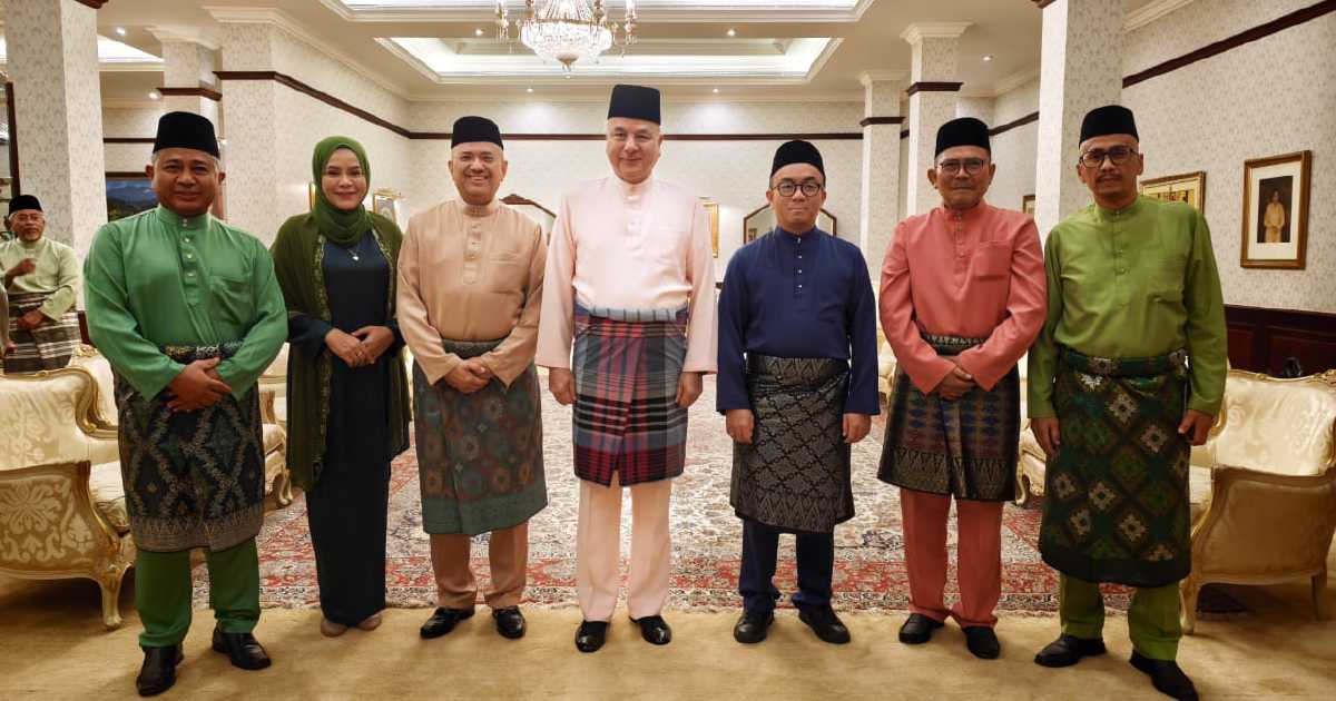 Sultan Nazrin grants audience to Media Prima, news editors in Kuala Kangsar