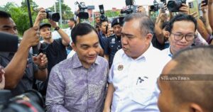All smiles as Onn Hafiz, Loke finally meet after social media sparring
