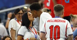 Keane questions World Cup WAGs matchday fashion choice