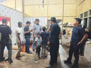 Lapan PATI diberkas di rumah kongsi