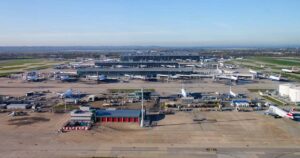 UK moves ahead with Heathrow Airport expansion plan