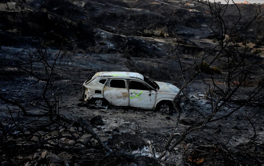 12 rentung terperangkap dalam kebakaran hutan