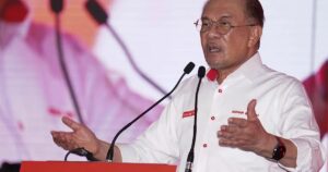 Anwar takes thinly-veiled dig at MCA in Johor campaign