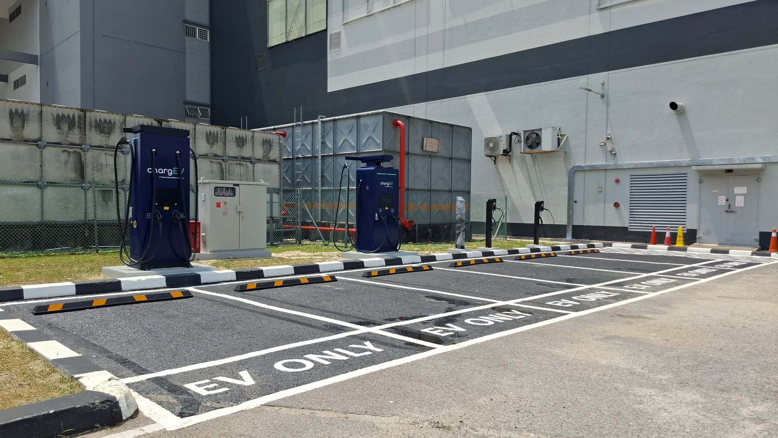 ChargEV turns on EV Chargers at Aeon Mall Ipoh Station 18
