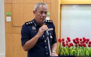3 nabbed after lorry driver stand-off with JPJ officers
