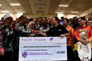 ATMS club donates RM25,000 to UPSI bus crash victims’ families