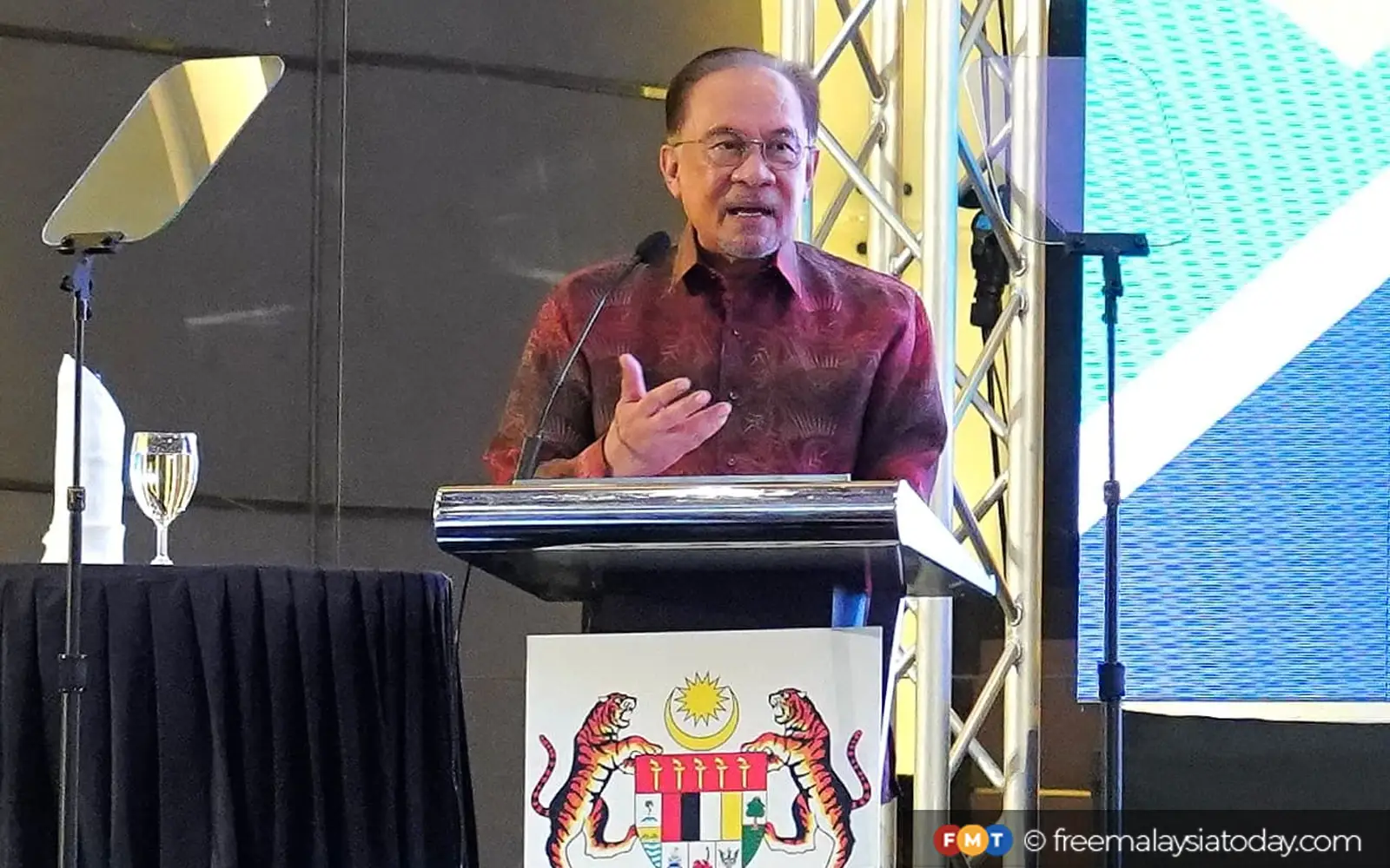 Anwar calls for stronger Asean research ties to cut medical costs