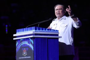 Anwar launches Madani workers’ card, one million workers to enjoy discounts