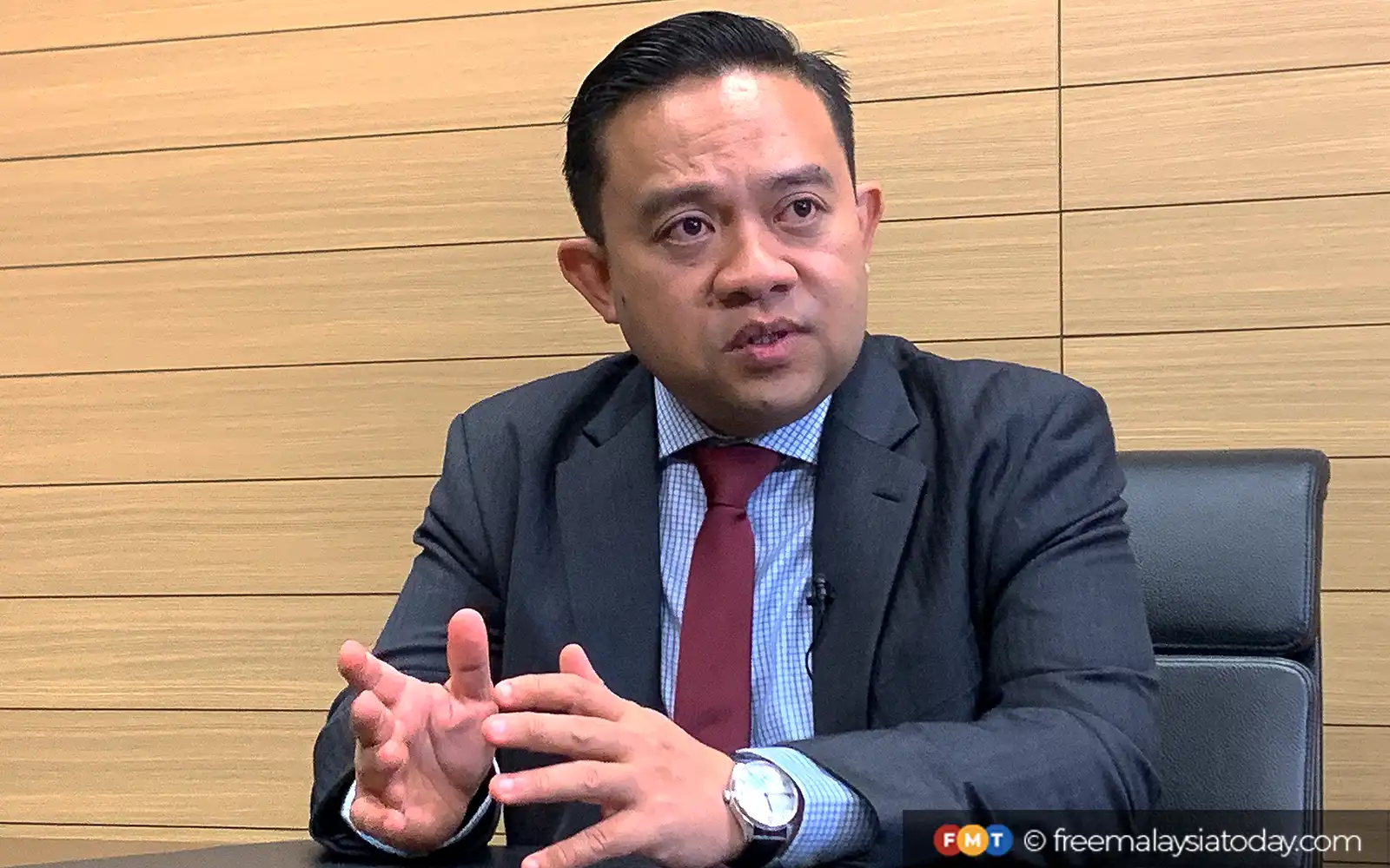 Asking Bersatu to dissolve an outdated, irrelevant proposal, says Wan Saiful