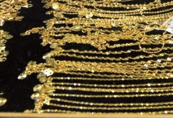 Authorities seize RM8,900 in counterfeit jewellery during raid in Manjung