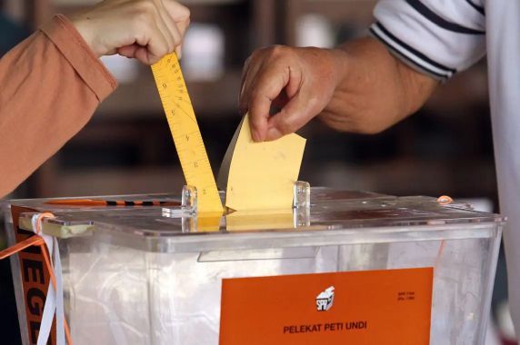 Ayer Kuning: Polling stations to open at 8am