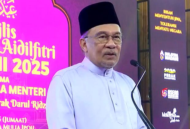 Ayer Kuning polls: Don't let issues divide us, threaten our country's development, says Anwar