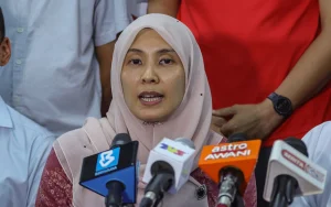 Azam’s contract extension ‘unwelcome’, says Nurul Izzah