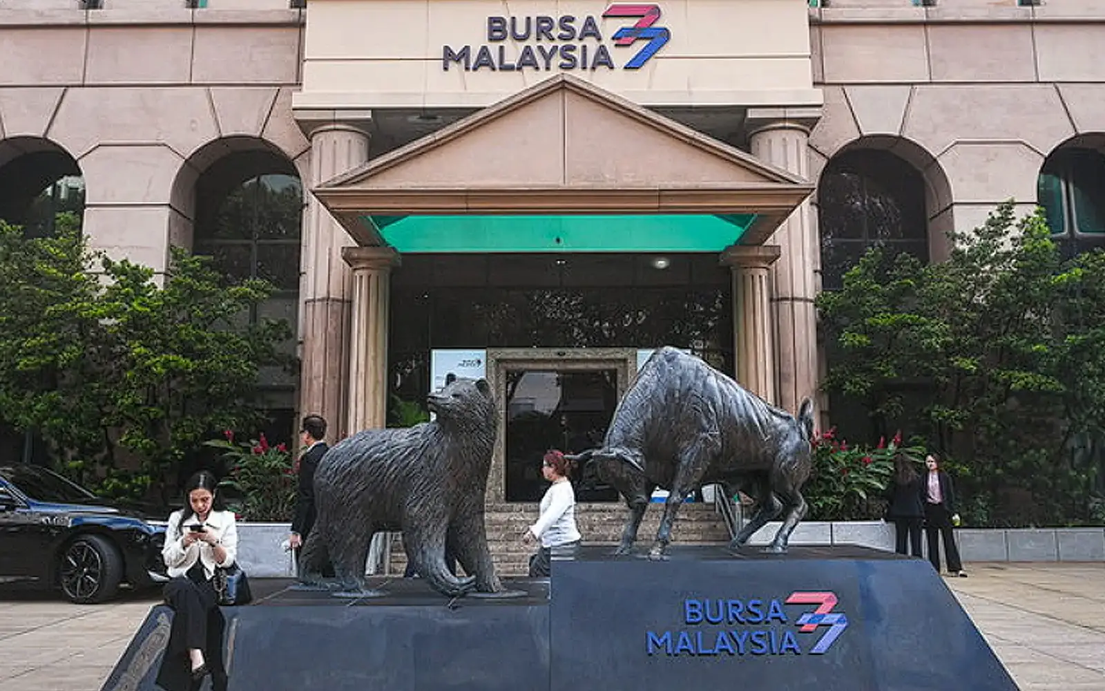 Bursa slaps 5 directors of real estate company with RM350,000 fine