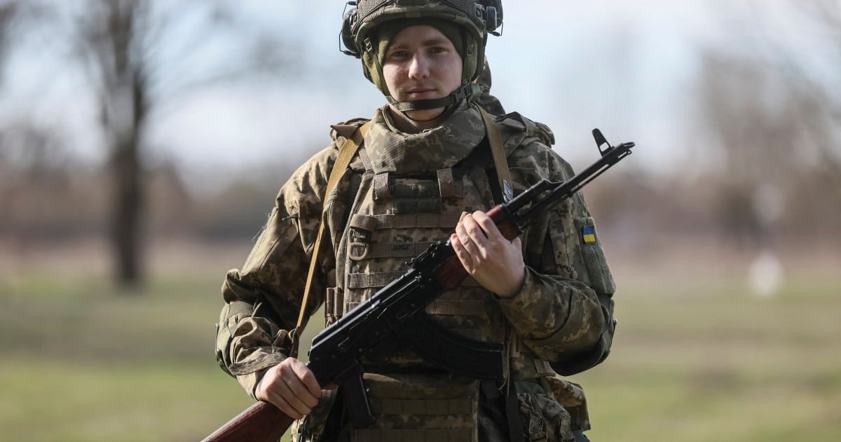 Cash bonus for a year fighting Russia among incentive Ukraine's youth