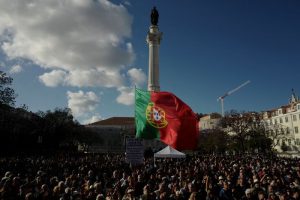 Clashes at far-right protest mar Portugal's Revolution Day