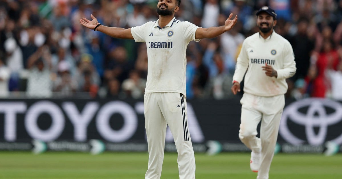 Deep strikes as India hammer England in second Test