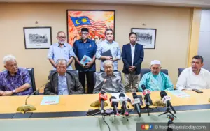 Dr M’s latest ‘Malay unity’ effort also bound to fizzle out, say analysts