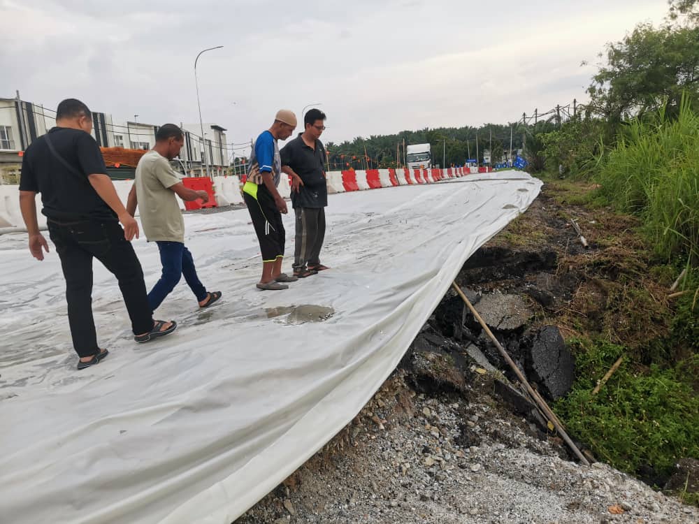 Dua tahun jalan mendap Taman Seri Emas tidak dipeduli