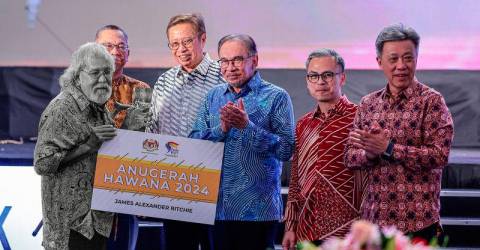 Fahmi ucap takziah atas pemergian wartawan James Ritchie