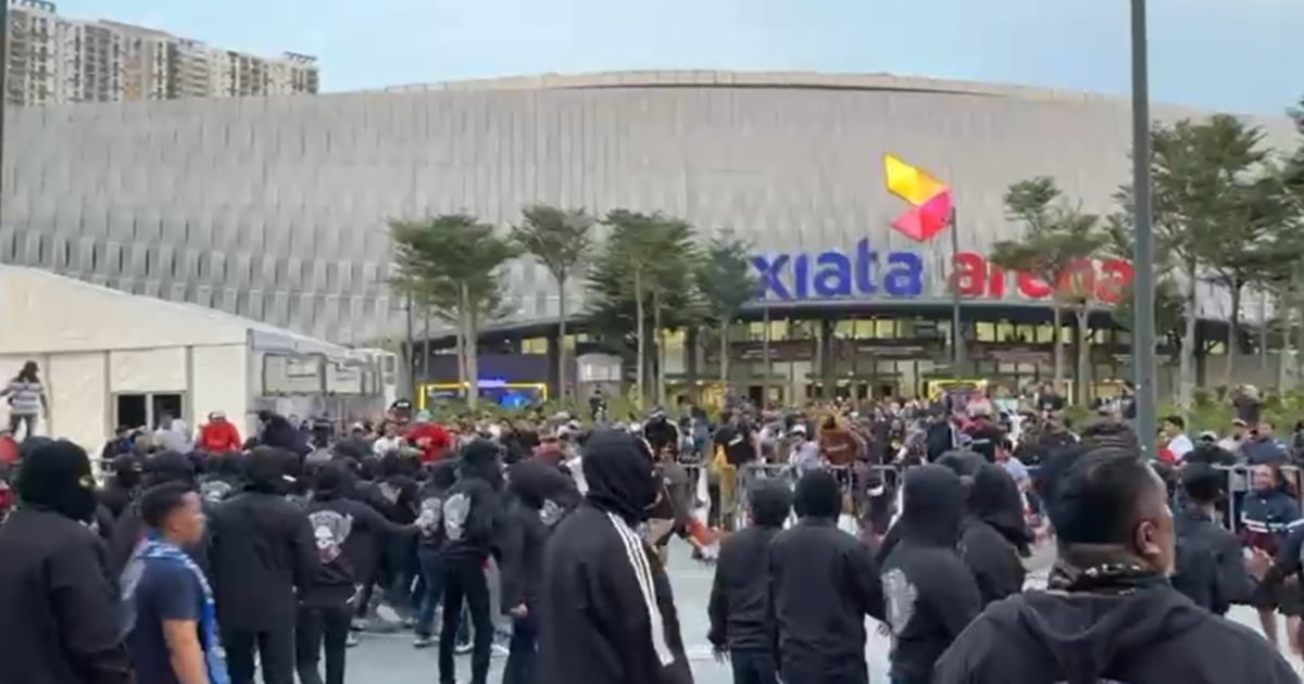 Fans clash outside National Stadium before JDT-Sri Pahang final