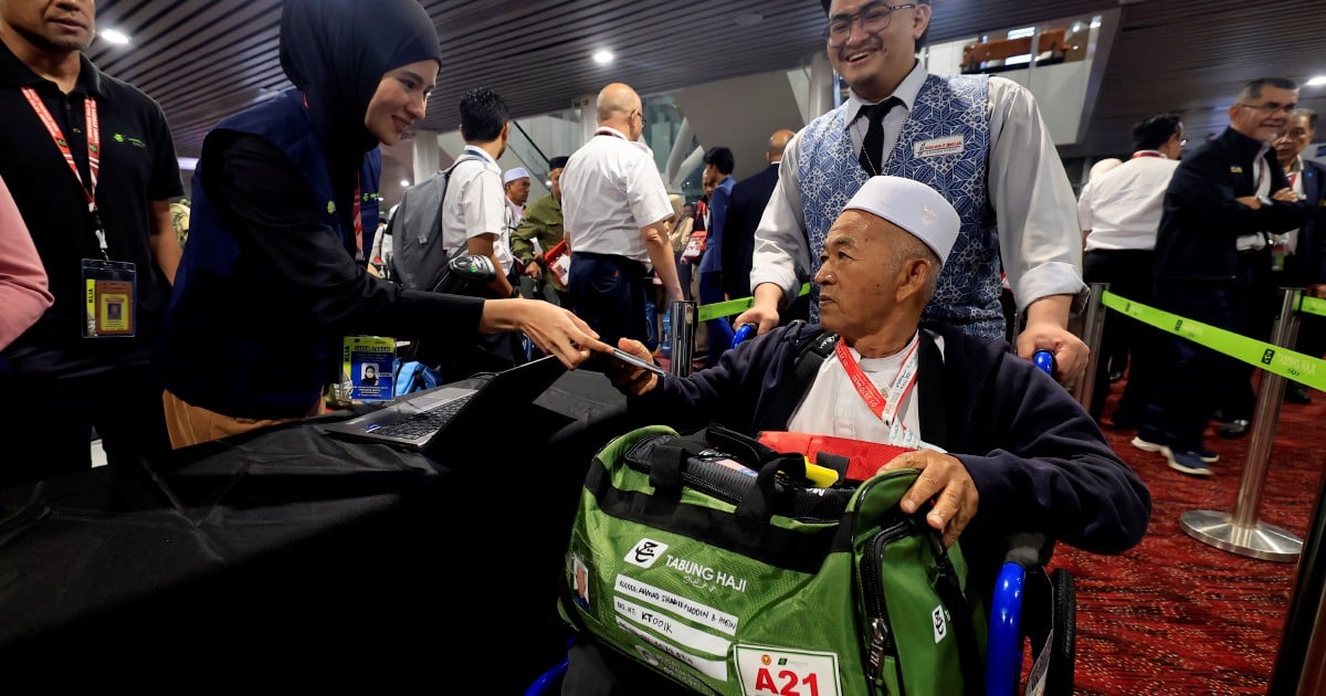 First group of Malaysian pilgrims departs for Holy Land